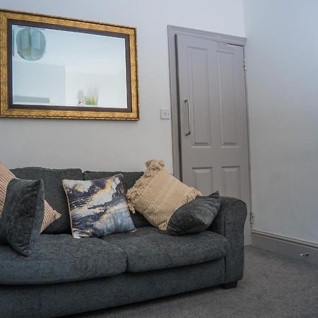 The Highfield Villa, 5 Bedrooms, Northampton Centre, Sleeps 10 Extérieur photo