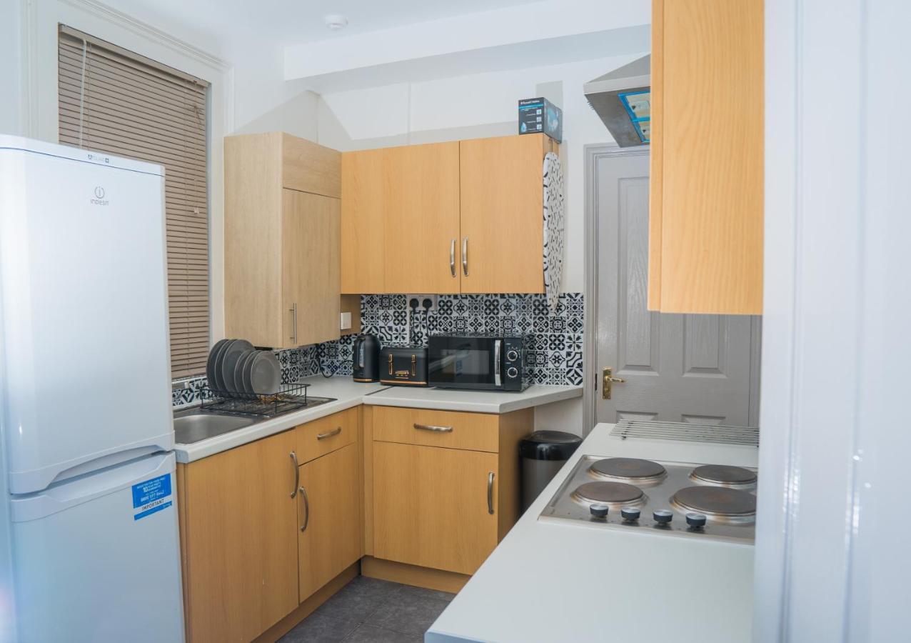 The Highfield Villa, 5 Bedrooms, Northampton Centre, Sleeps 10 Extérieur photo