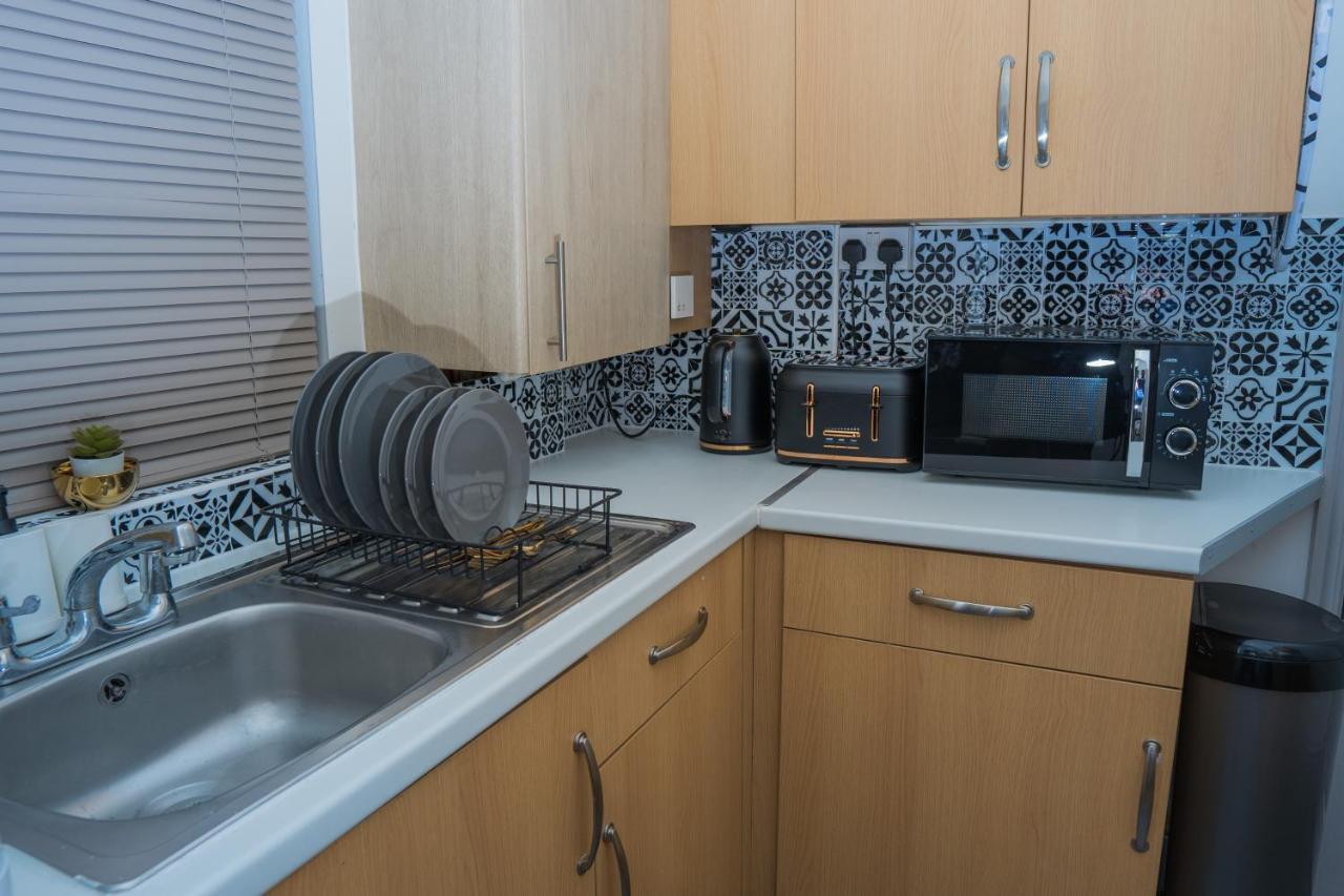 The Highfield Villa, 5 Bedrooms, Northampton Centre, Sleeps 10 Extérieur photo