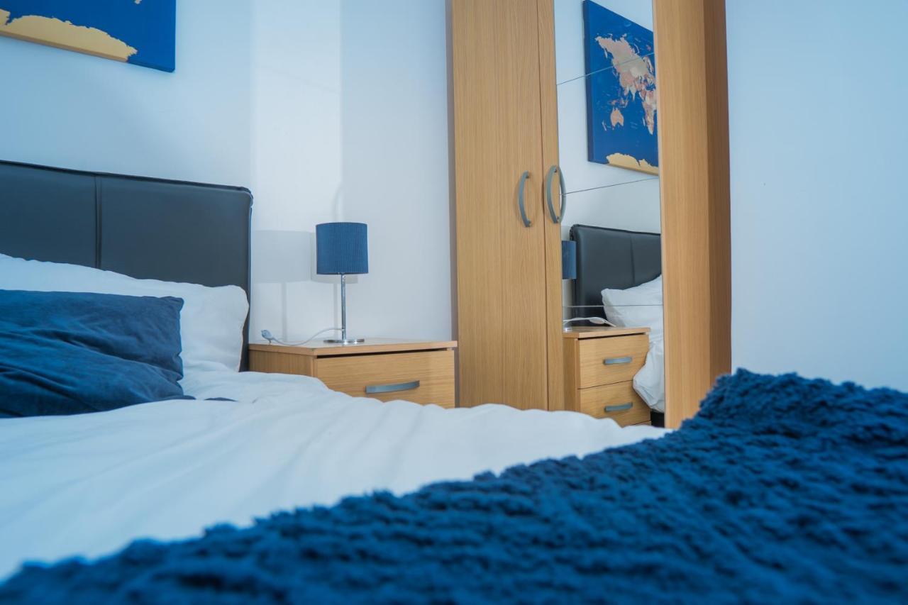 The Highfield Villa, 5 Bedrooms, Northampton Centre, Sleeps 10 Extérieur photo