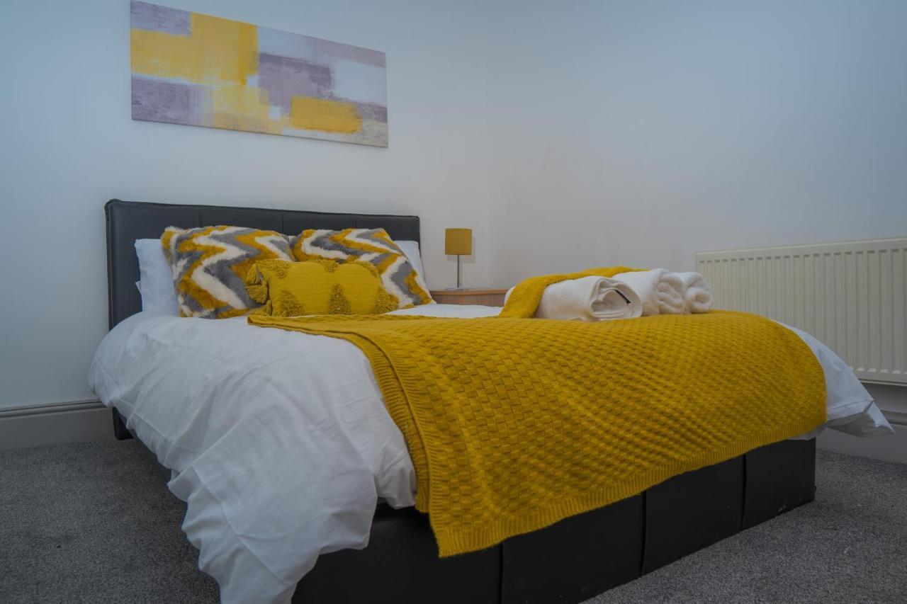 The Highfield Villa, 5 Bedrooms, Northampton Centre, Sleeps 10 Extérieur photo